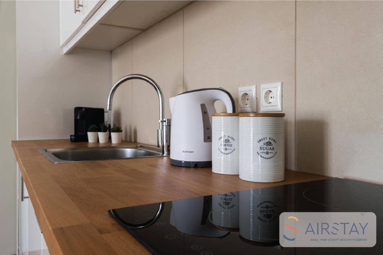 Anivia Apartments Airport By Airstay Spáta Exteriér fotografie